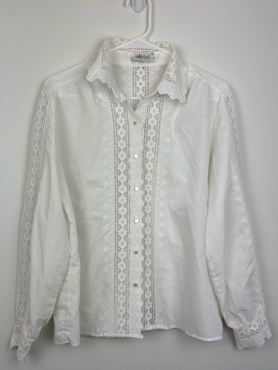 Adelaar Tops - Vintage Plus Size White Lace Trim Button-Up Blouse lightweight boho Cottagecore